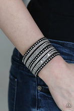 Load image into Gallery viewer, Paparazzi Accessories - All Hustle and Hairspray - Black/White
