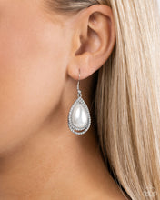 Load image into Gallery viewer, Paparazzi Accessories - Effortless Elegance - White
