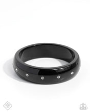 Load image into Gallery viewer, Paparazzi Accessories - Cheeky Chic - Black
