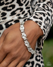 Load image into Gallery viewer, Paparazzi Accessories - Fiercely 5th Avenue - Complete Trend Blend

