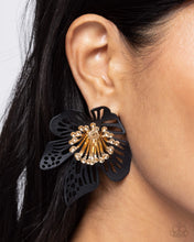 Load image into Gallery viewer, Paparazzi Accessories - Wonderland Wallflower - Black
