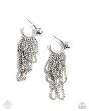Load image into Gallery viewer, Paparazzi Accessories - Ceaseless Chic - White
