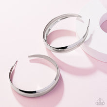 Load image into Gallery viewer, Paparazzi Accessories - Gravity Generosity - Silver
