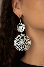 Load image into Gallery viewer, Paparazzi - Garden Mantra - White
