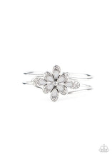 Load image into Gallery viewer, Paparazzi - Go With The FLORALS - Silver

