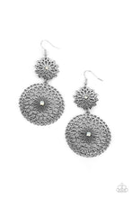 Load image into Gallery viewer, Paparazzi - Garden Mantra - White
