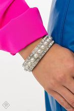 Load image into Gallery viewer, Paparazzi Accessories - About a PEARL - White
