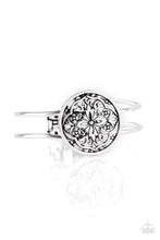 Load image into Gallery viewer, Paparazzi - Mandala Majesty - Silver
