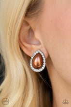 Load image into Gallery viewer, Paparazzi - Old Hollywood Opulence - Brown
