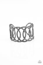 Load image into Gallery viewer, Paparazzi Accessories - Circa de Contender - Black
