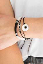 Load image into Gallery viewer, Paparazzi - Jetsetter Journey - Black
