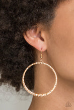 Load image into Gallery viewer, Paparazzi Accessories - So Sleek - Gold

