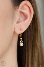 Load image into Gallery viewer, Paparazzi Accessories - Stunningly Stunning - Gold
