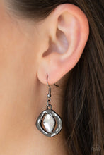 Load image into Gallery viewer, Paparazzi - Celebrity Catwalk - Black
