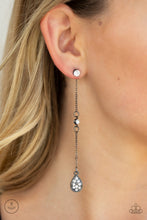 Load image into Gallery viewer, Paparazzi Accessories - When It REIGNS - Black
