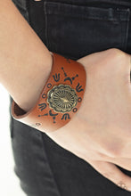 Load image into Gallery viewer, Paparazzi - Desert Badlands - Brass
