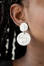 Load image into Gallery viewer, Paparazzi - Relic Ripple - Silver

