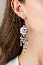 Load image into Gallery viewer, Paparazzi - Springtime Essence - White
