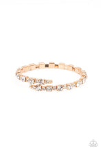 Load image into Gallery viewer, Paparazzi Accessories - Photo Op - Gold
