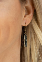 Load image into Gallery viewer, Paparazzi Accessories - Queen of the QUILL - Brass
