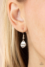 Load image into Gallery viewer, Paparazzi Accessories - Dainty DISCovery - Silver
