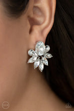 Load image into Gallery viewer, Paparazzi Accessories - Fearless Finesse - White
