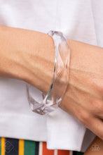 Load image into Gallery viewer, Paparazzi Accessories - Clear-Cut Couture - White

