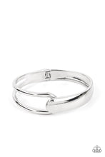 Load image into Gallery viewer, Paparazzi - Couture-Clutcher - Silver
