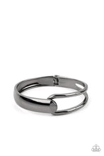 Load image into Gallery viewer, Paparazzi - Couture-Clutcher - Black
