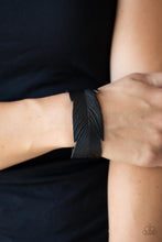 Load image into Gallery viewer, Paparazzi - Whimsically Winging It - Black
