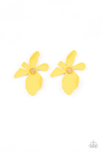 Load image into Gallery viewer, Paparazzi - Hawaiian Heiress - Yellow
