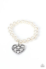 Load image into Gallery viewer, Paparazzi - Cutely Crushing - White
