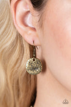 Load image into Gallery viewer, Paparazzi Accessories - Spot On Sparkle - Brass
