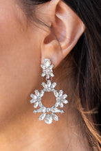 Load image into Gallery viewer, Paparazzi Accessories - Leave them Speechless - White
