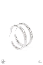 Load image into Gallery viewer, Paparazzi Accessories - GLITZY By Association - White
