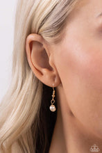 Load image into Gallery viewer, Paparazzi Accessories - Courting Cosmopolitan - Gold
