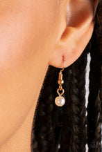 Load image into Gallery viewer, Paparazzi Accessories - Traditional Transcendence - Gold
