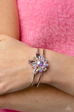Load image into Gallery viewer, Paparazzi Accessories - Chic Corsage - Multi
