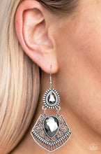 Load image into Gallery viewer, Paparazzi Accessories - Royal Remix - Silver
